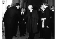 il presidente della Repubblica Antonio Segni arriva in Prefettura (Collezione Galeotti)