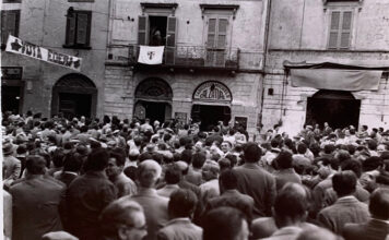 piazza Fontana Grande - comizio di Annibale Salcini