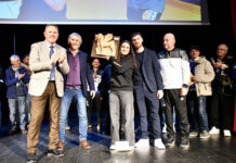 Al centro la vincitrice del premio Greta Ginestra