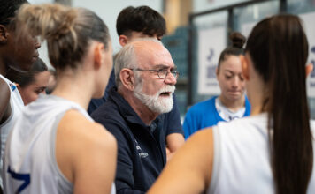 Coach Scaramuccia durante un timeout