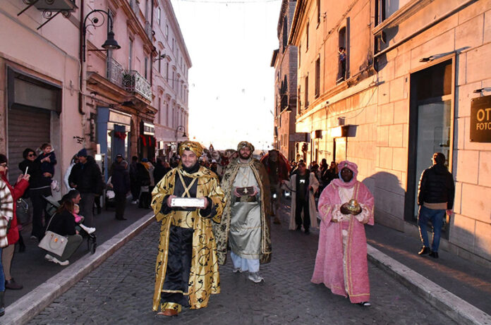 Presepe vivente 2025, l'arrivo dei Re Magi_ Tarquinia