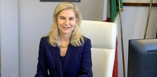 Traiettorie, Elena Basile alle Terme dei Papi di Viterbo con il suo ultimo libro “Approdo per noi naufraghi” ElenaBasile