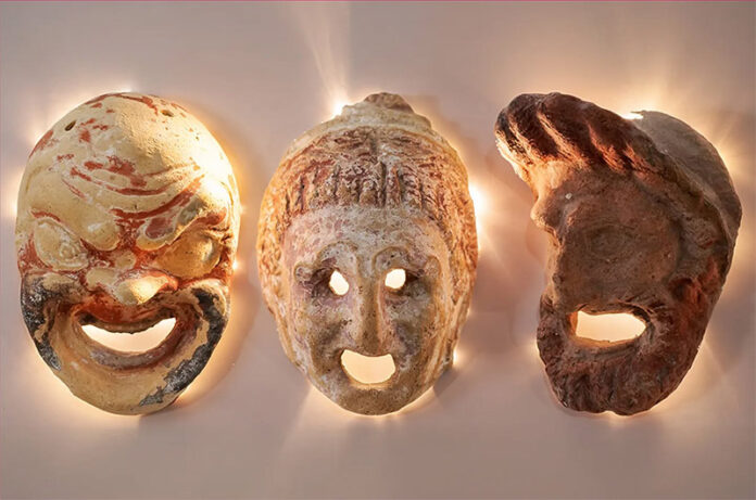 La nostra maschera etrusca