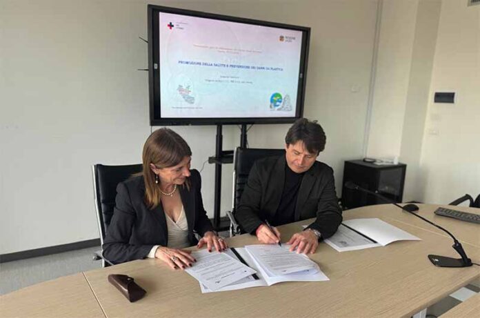 La sigla del Patto di collaborazione La sigla del Patto di collaborazione