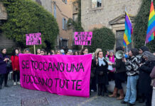 Senza consenso è stupro, flash mob in piazza del Plebiscito a Viterbo per far decadere il ddl Bongiorno Non Una di Meno