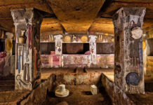 apertura tomba dei Rilievi