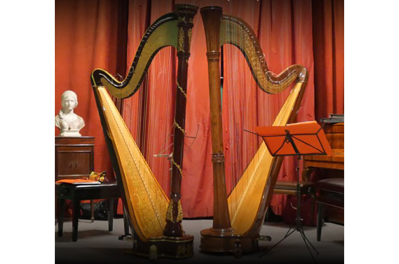 concerto per due arpe e voce