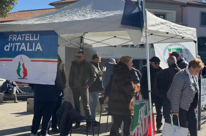 gazebo comitato Sì gazebo comitato Sì