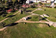 lavori alle porte delle tombe dipinte - Tarquinia