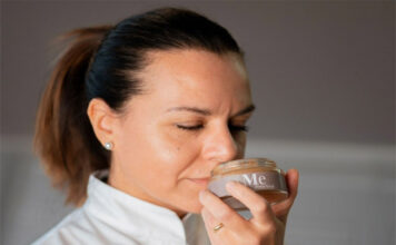 Monia Achille con la crema spalmabile Me