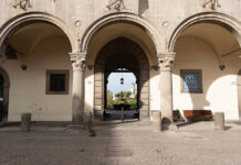 VOCI DI DONNE VISITE GUIDATE I PORTICI DI PALAZZO DEI PRIORI