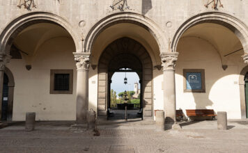 VOCI DI DONNE VISITE GUIDATE I PORTICI DI PALAZZO DEI PRIORI