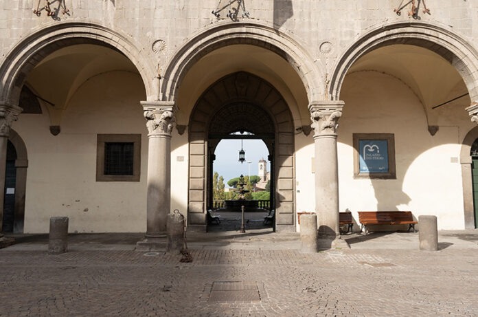VOCI DI DONNE VISITE GUIDATE I PORTICI DI PALAZZO DEI PRIORI