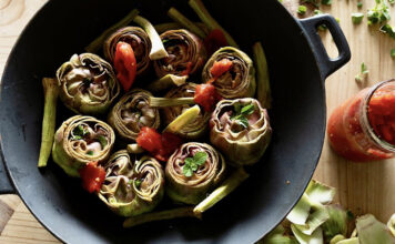 Il piatto di stagione: carciofi in tegame con olio, aglio e mentuccia carciofi con mentuccia foto di emanuela cannone