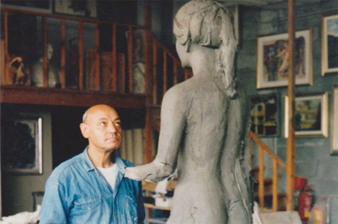 scultore e ceramista Mario Vinci