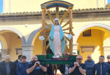 A Sant’Angelo la festa della Madonna delle Grazie rivive tra colori, infiorate ed entusiasmo collettivo Sant'Angelo-festa della Madonna delle Grazie