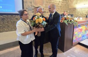 Il mazzo di fiori consegnato ad Andreina La Bella