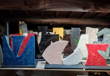Nello studio-opere in ceramica