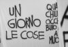 Parole Sputate l’installazione di Marcello Mantegazza fuori del Palazzo Mazzatosta