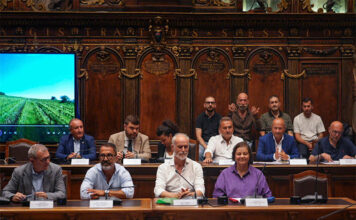 Torna “Calici Diffusi”, l’evento che celebra l’eccellenza vinicola e culturale della Tuscia calici siffusi-tavolo a palazzo dei priori