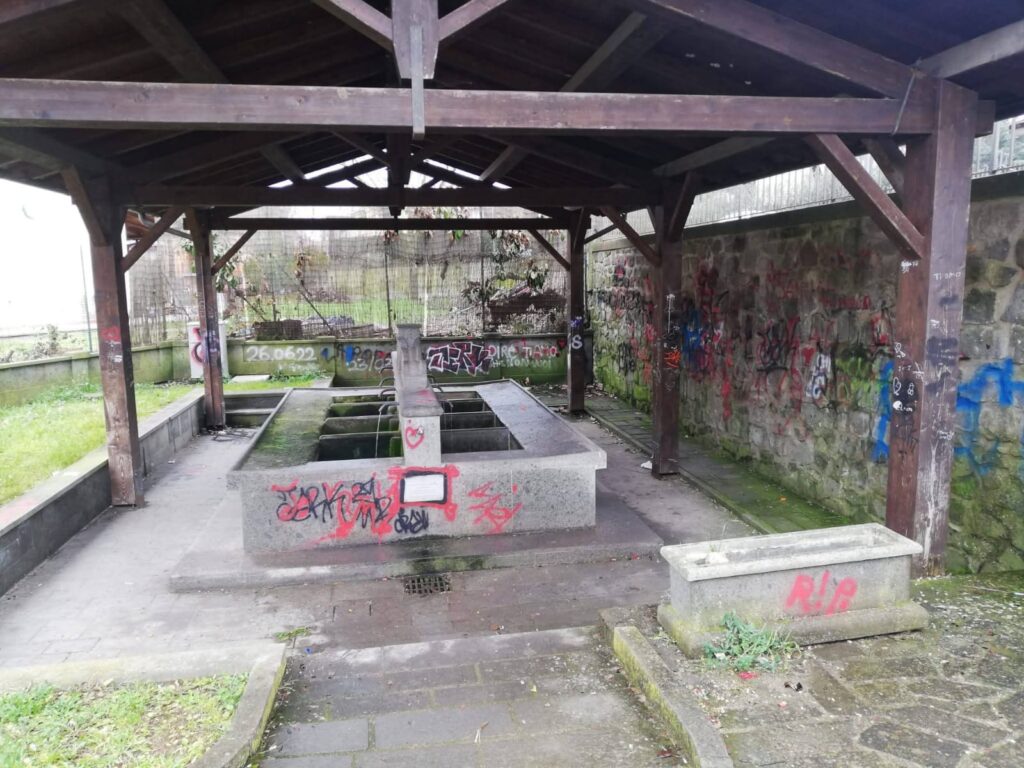 il fontanile di Montefiascone prima della riqualificaizone dentro