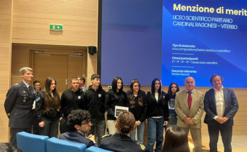 A otto studenti del “Ragonesi” di Viterbo la menzione di merito del concorso nazionale “Aerospazio” dell’Aeronautica Militare A otto studenti del "Ragonesi" di Viterbo la menzione di merito del concorso nazionale "Aerospazio" dell’Aeronautica Militare