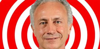 Travaglio a Ferento scuote il pubblico con il suo manuale di autodifesa per invertire la rotta dal basso Marco Travaglio-Cornuti e contenti