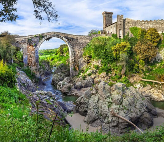 Weekend nella Tuscia, si ricomincia da agosto: cinema all’aperto, teatralizzazione concerti all’alba, sagre, festa del vino, il richiamo dei borghi