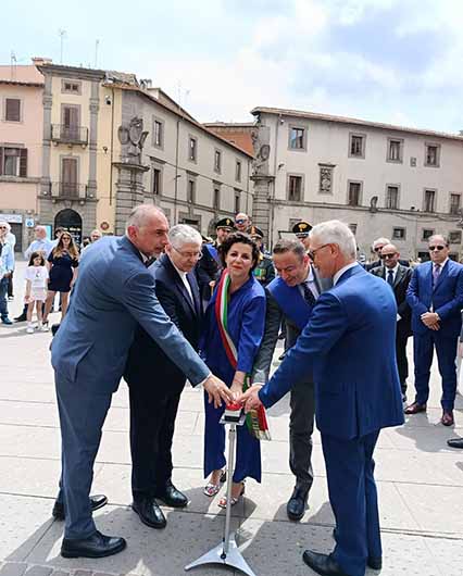 cerimonia festa della repubblica direttore archivio di stato con autorità