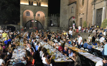 Tornano le Cene dei Facchini in piazza San Lorenzo cena-con-i-facchini_cover