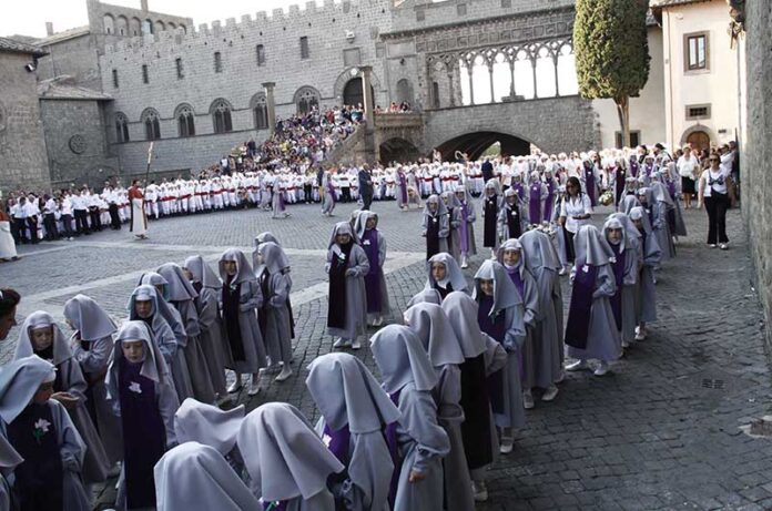 p.papale.jpg corteo storico