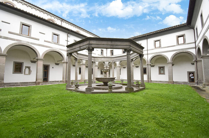 Chiostro-Rinascimentale-scaled