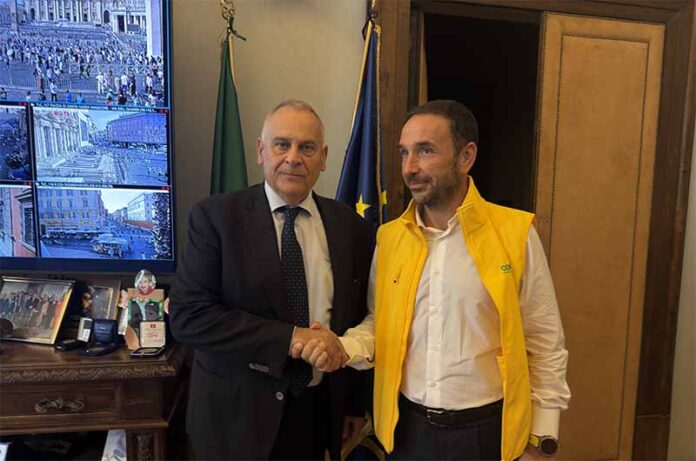 Il Prefetto Lamberto Giannini con David Granieri