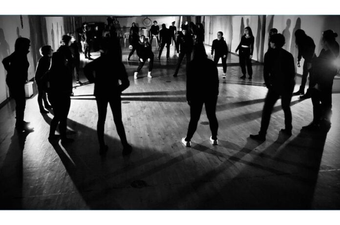 Theatr•Es